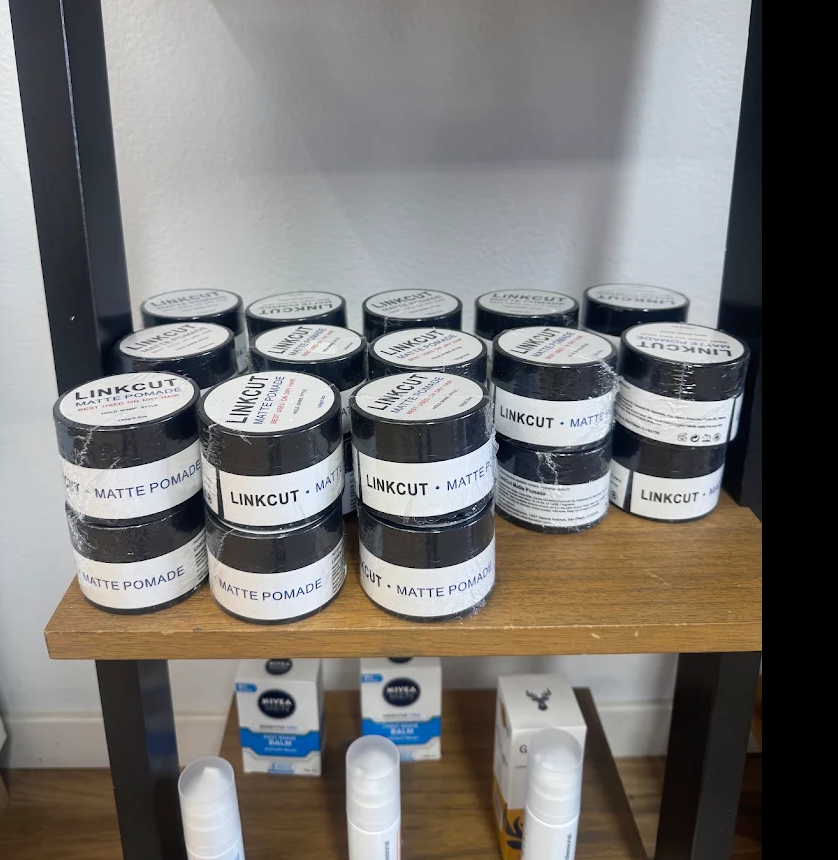 LinkCut Matte Pomade on the shop shelf